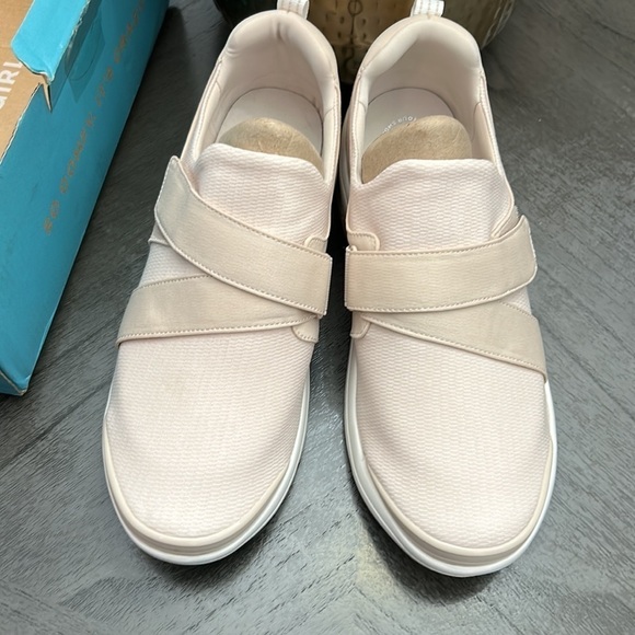 Bzees Women's Refresh Slip On Sneaker (WIDE) - Picture 5 of 11